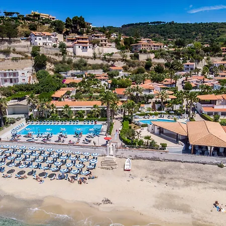 Villaggio Baia D'ercole 4* קאפו ואטיצ'אנו