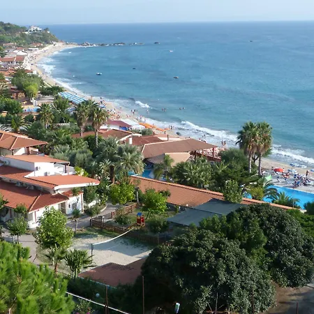 פארק נופש Villaggio Baia D'ercole 4*