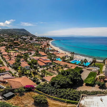 Prázdninový areál Villaggio Baia D'ercole 4*