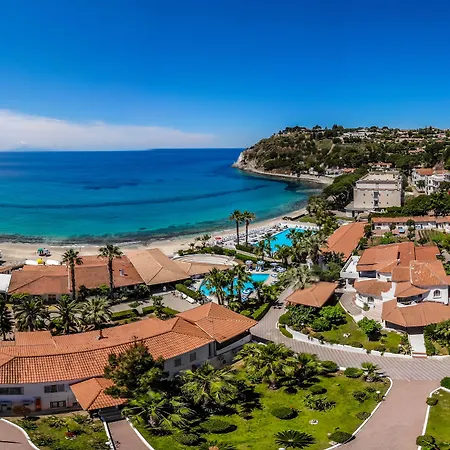 Prázdninový areál Villaggio Baia D'ercole 4*