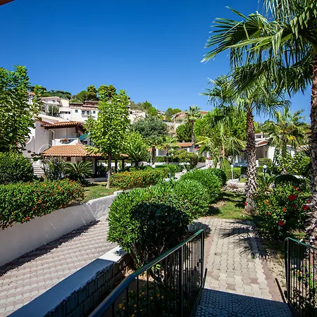 פארק נופש Villaggio Baia D'ercole קאפו ואטיצ'אנו